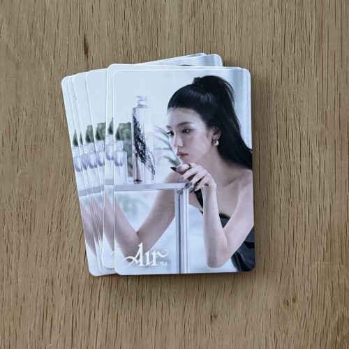 KPOP Yeji (ITZY) -  Air Apple Music POB Official Mágneses Fotókártya 